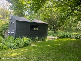 40 N Mountain Rd, Copake Falls, NY 12517