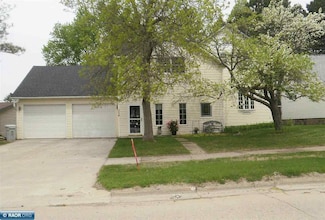 324 8th St NE, Chisholm, MN 55719