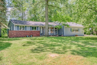 279 Ardelean Dr, Owosso, MI 48867