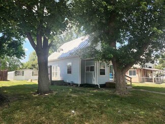 409 N Walnut St, Winchester, IN 47394