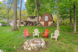 2665 Tonawanda Lake Rd, Grawn, MI 49637