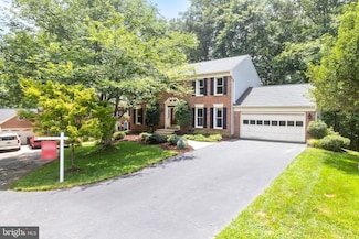 8153 Ships Curve Ln, Springfield, VA 22153