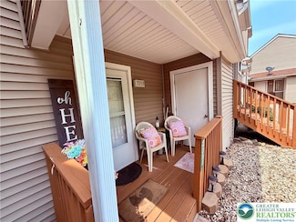 3353 Windermere Dr, Saw Creek, PA 18324