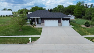 2913 Merle Ave, Hastings, NE 68901