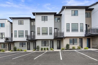 17 Union Rd Unit 104, Spring Valley, NY 10977