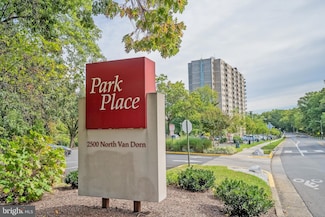 2500 N Van Dorn St Unit 912, Alexandria, VA 22302