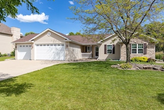 N1766 Medina Dr, Greenville, WI 54942