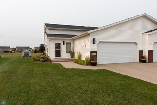1034 Parkway Dr, West Fargo, ND 58078
