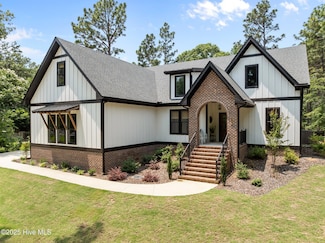 499 Longleaf Dr, Seven Lakes, NC 27376