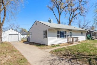 2734 Mcbride Ave, Council Bluffs, IA 51501