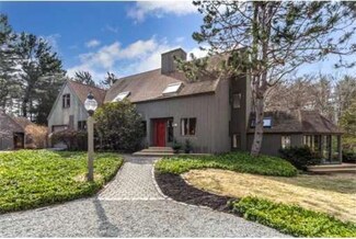 31 Woodbury St, South Hamilton, MA 01982