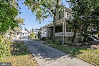 1 W Thompson Ave, Gloucester City, NJ 08030