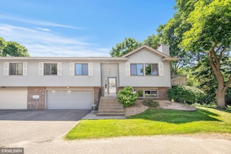 911 Lawnview Ave, Saint Paul, MN 55126