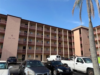 4137 Lake Bayshore Dr Unit 505, Bradenton, FL 34205