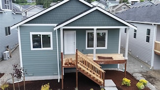 41 Compass Ln, Allyn, WA 98524