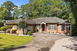 528 Perth Dr, Sanford, NC 27332