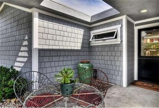 442 Catalina Dr, Newport Beach, CA 92663