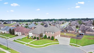105 Quiet Oaks Dr, Youngsville, LA 70592