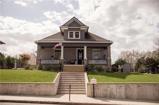 723 N 3rd St, Atchison, KS 66002