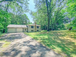 24105 Hatch St, Dowagiac, MI 49047