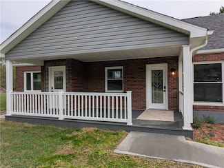 104 Walnut Rd, Karns City, PA 16041