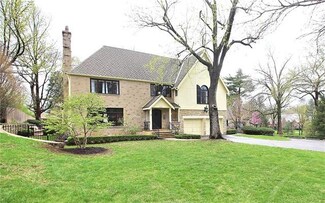 2307 Stratford Rd, Mission Hills, KS 66208