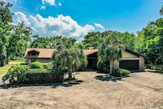 309 Hidden Lake Dr, Brandon, FL 33511