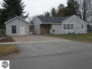 240 Doyle Rd, Hemlock, MI 48626