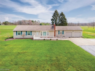 10161 New Buffalo Rd, Canfield, OH 44406