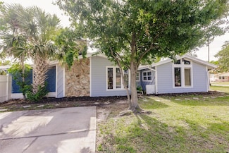 647 74th Ave N, Saint Petersburg, FL 33702