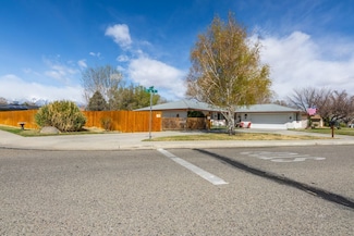 1407 Rocking Dr W, Bishop, CA 93514