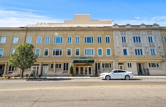 6337 Roosevelt Rd Unit 408, Berwyn, IL 60402