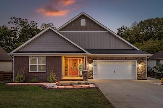 860 Soaring Eagle Cir, Hixson, TN 37343
