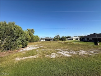 4605 NW 37th Ave, Cape Coral, FL 33993