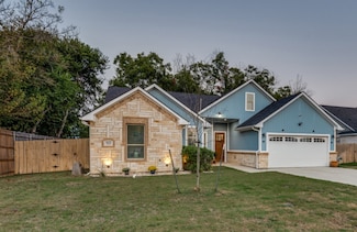 913 Cope St, Midlothian, TX 76065