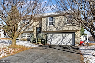 917 Maple Ln, Lebanon, PA 17046