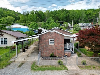 231 Center St, Clay, WV 25043