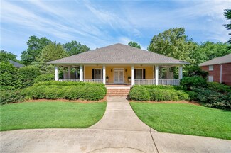369 Oak Ridge Dr, Auburn, AL 36832