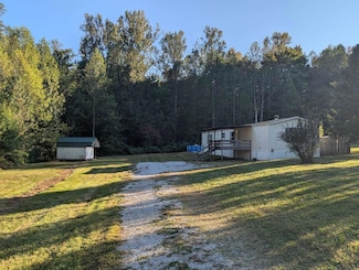 1221 Dean Hundley Rd, East Bernstadt, KY 40729