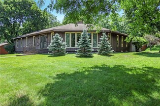 3619 W Country Club Ln, Altoona, WI 54720