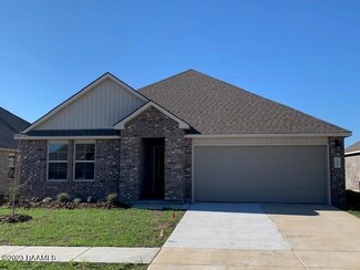 124 Lucille Dr, Maurice, LA 70555