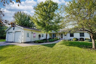 1689 Hennessey Rd, Ontario, NY 14519