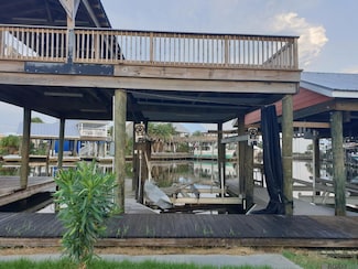 126 Constantin Dr, Golden Meadow, LA 70357