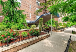 72-10 112th St Unit 3B, Forest Hills, NY 11375