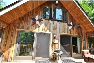 10 Moreau Rd, Blandford, MA 01008