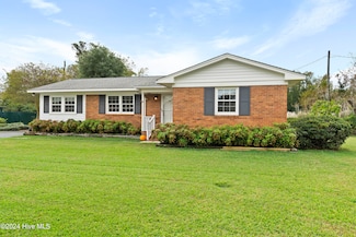 200 Bermuda Dr, Wilmington, NC 28401