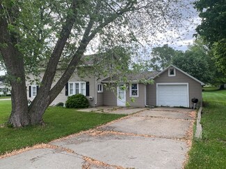 1651 S Rawleigh Ave, Freeport, IL 61032