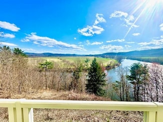 340 Horse Meadow Rd, Haverhill, NH 03774