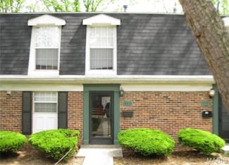 420 Chapel Ridge Dr Unit 11B, Hazelwood, MO 63042
