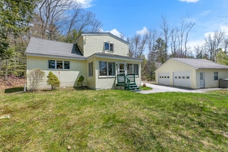 16 Pine St, Newbury, NH 03255